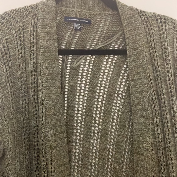 2/30 AE Olive Green Cardigan - Picture 2 of 4